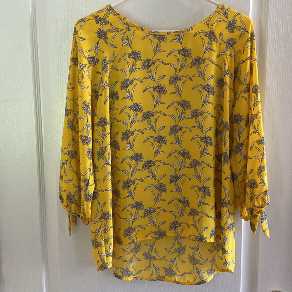 Papermoon Larie Tie Quarter Sleeve Blouse, yellow floral, hi lo hem, medium, EUC